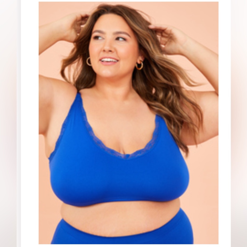 NWT Arula Bralette Bra size B, 2X with padding in Royal Blue, adjustable straps